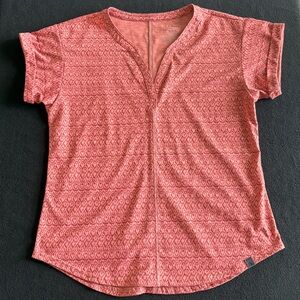 L.L. Bean Relaxed Short Sleeve Tee Red Orange Patterned V-neck EUC Medium